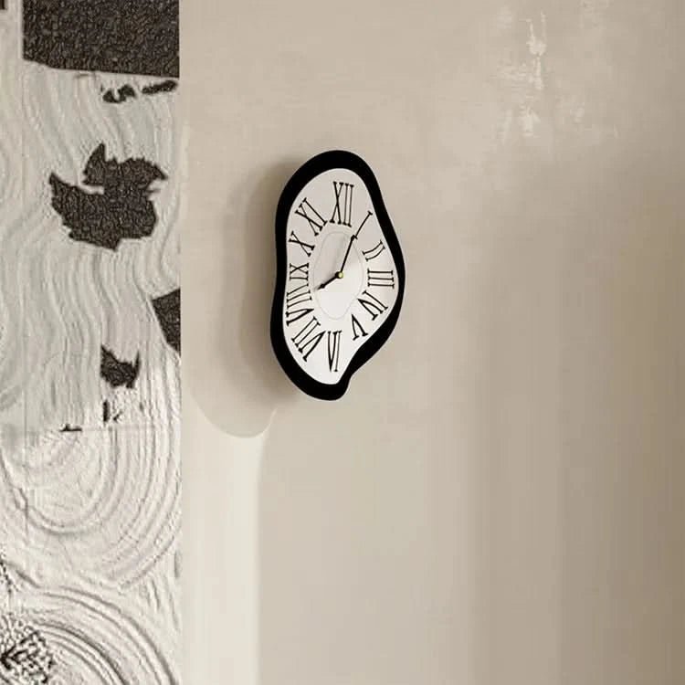 Zeitmesser Wanduhr Kunstwerk Inspiriert Von Dalí Traumhaft