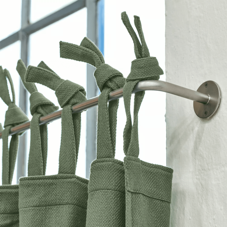 OMARA Vorhangstange – Minimalistisches, ausziehbares Gardinenstangensystem