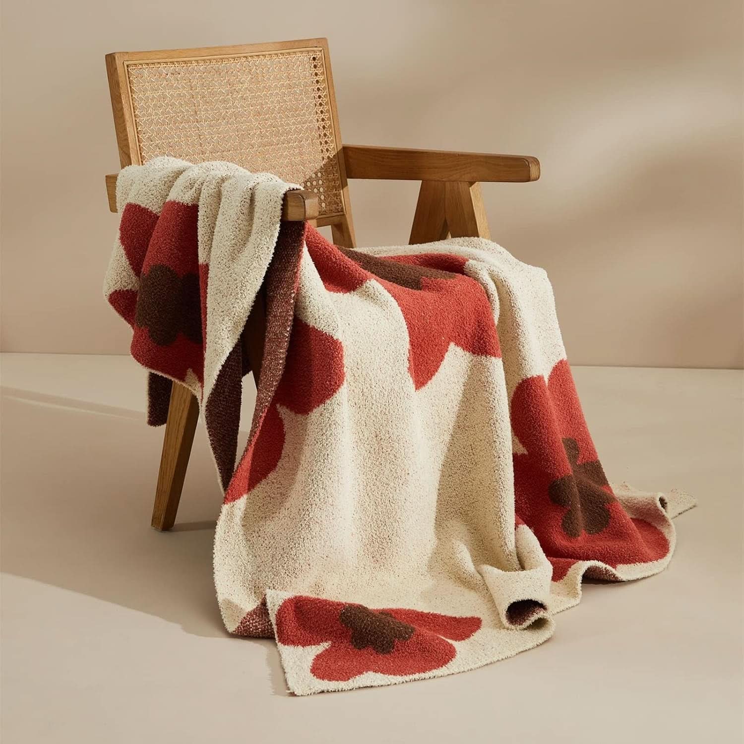 CAS - Gestrickte Decke Mit Blumenmuster