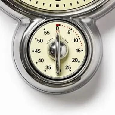 Bengt Ek Wanduhr mit Timer, Aluminium