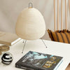 Serafina – Schriftrollen-Inspirierte Tischlampe