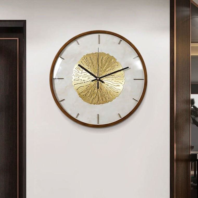FIORAELLE Goldene Blüten-Wanduhr Walnusskupfer Elegantes Kunstvolles Design