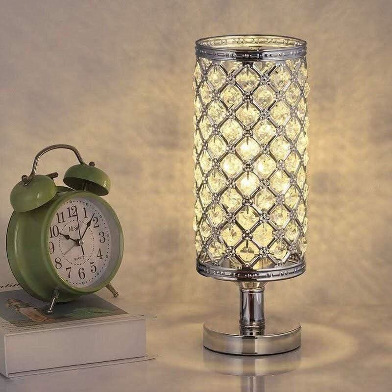 SOLVINA – Strahlende Tischlampe