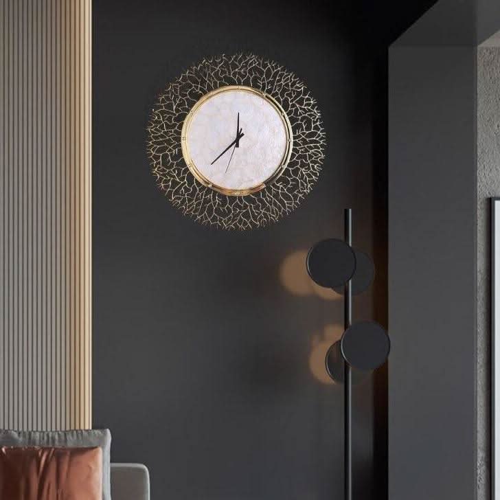 ASTRA – Elegante Wanduhr