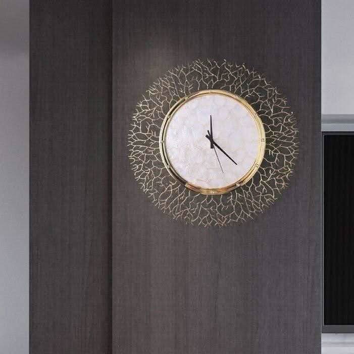 ASTRA – Elegante Wanduhr