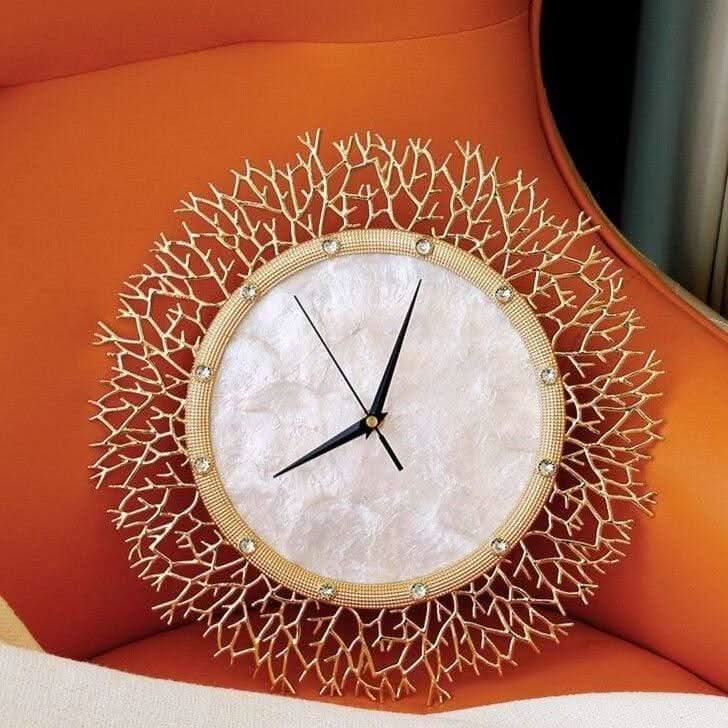 ASTRA – Elegante Wanduhr