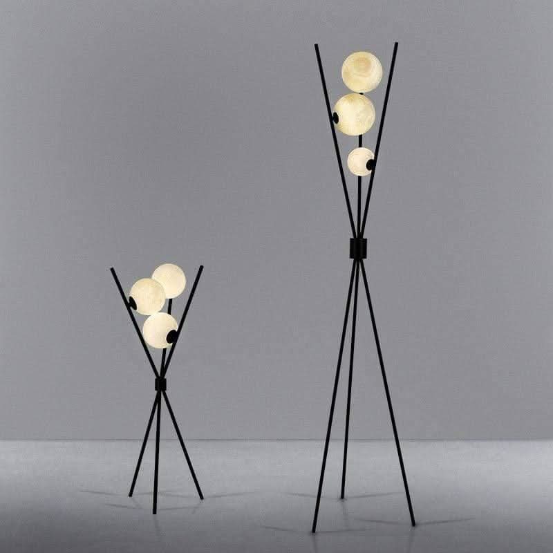 DAPHNE Opal Kugel Stehlampe Schwarzer Metallrahmen Drei Opalglaskugeln Modernes Design