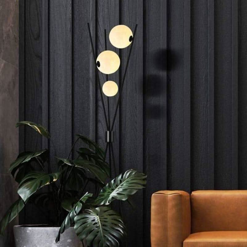 DAPHNE Opal Kugel Stehlampe Schwarzer Metallrahmen Drei Opalglaskugeln Modernes Design
